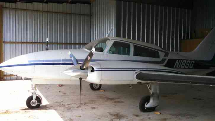 Cessna 310R-0560