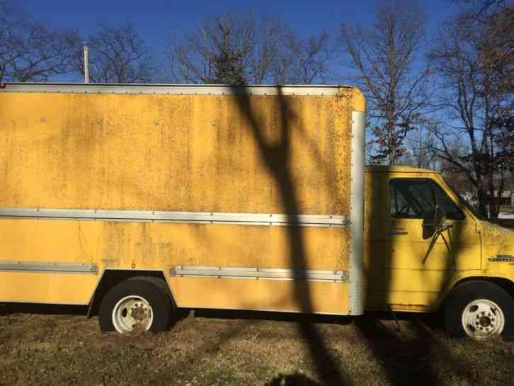 GMC 19 foot box van for hauling under 200k miles