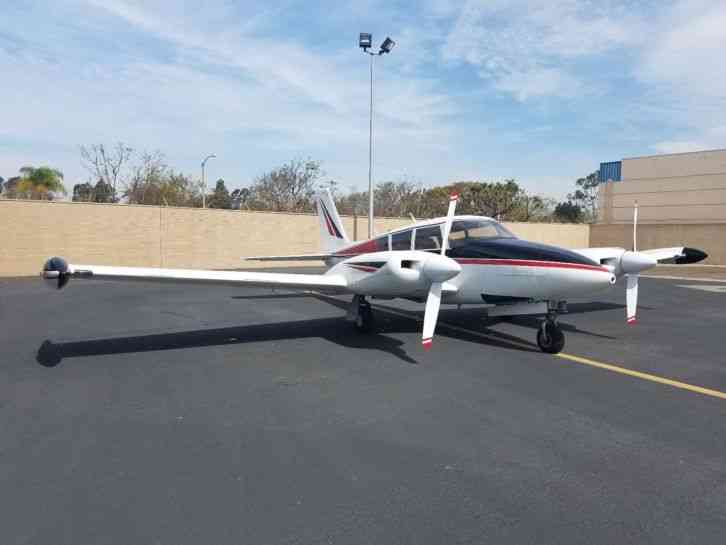 Piper PA-30b Twin Comanche lots of stc upgrades new interior great engines