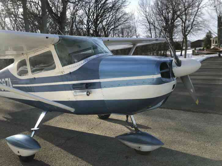  aircraft skycessna