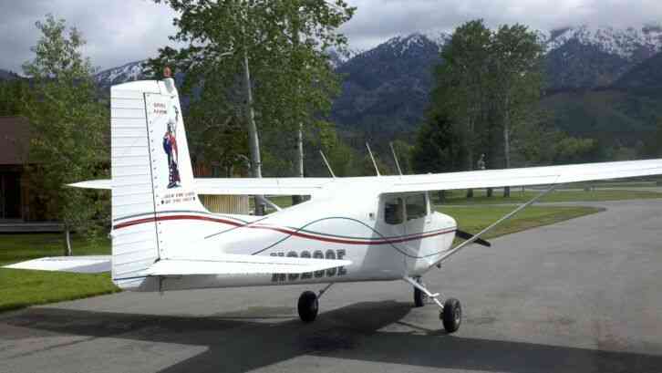  aircraft skycessna