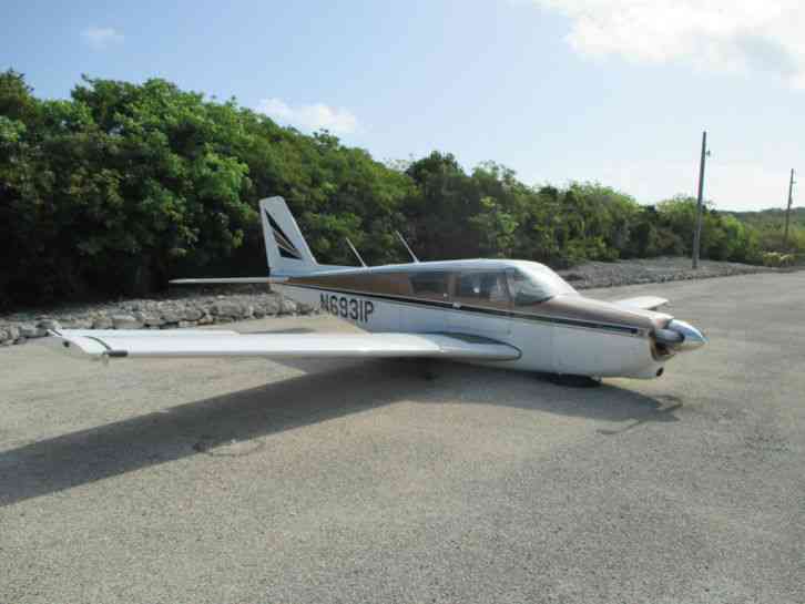 1959 PA-24-180 COMANCHE, 0-360-A1A, 1,295 SMOH, GEAR UP IN THE EXOTIC BAHAMAS