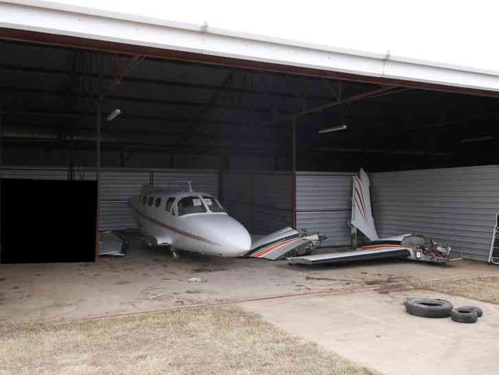 1968 CESSNA 421B, ONLY 3,500 TT, GOOD COND, NICE LEATHER, POTTY, 7 SEATS,CHEAP