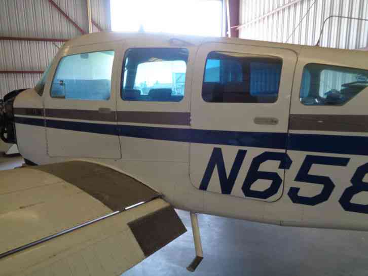 retractable airplane