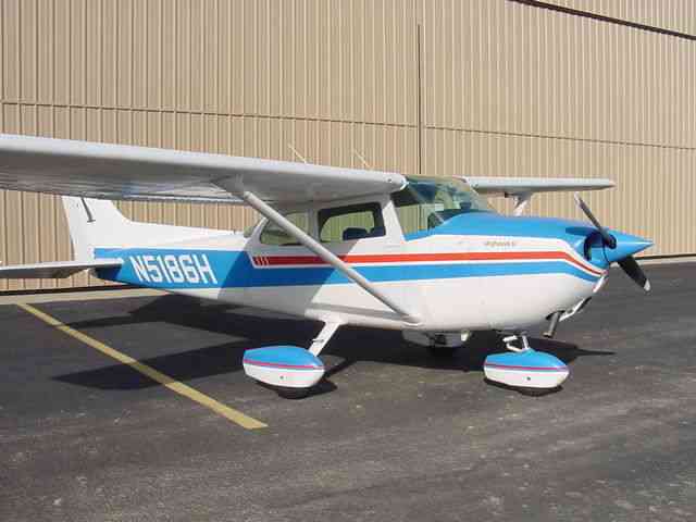 1975 Cessna 172M Skyhawk 172 Low times Original Paint / Interior 1039. SMOH Nice