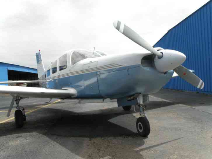 1976 Piper PA 32R-300/Lance (low tail/retract)-	show original title