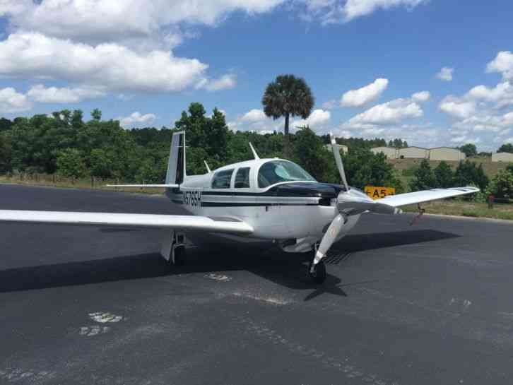 mooney airplane