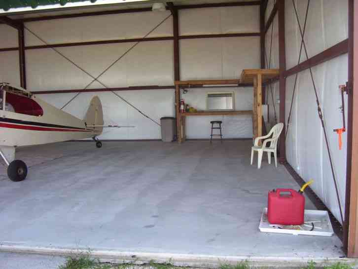 AIRCRAFT HANGAR FOR RENT OR LEASE - $450/mth.