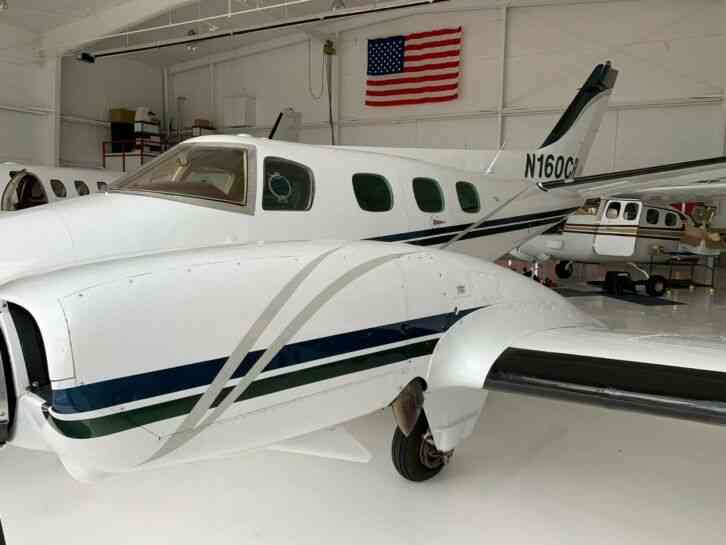  beechcraft airplane