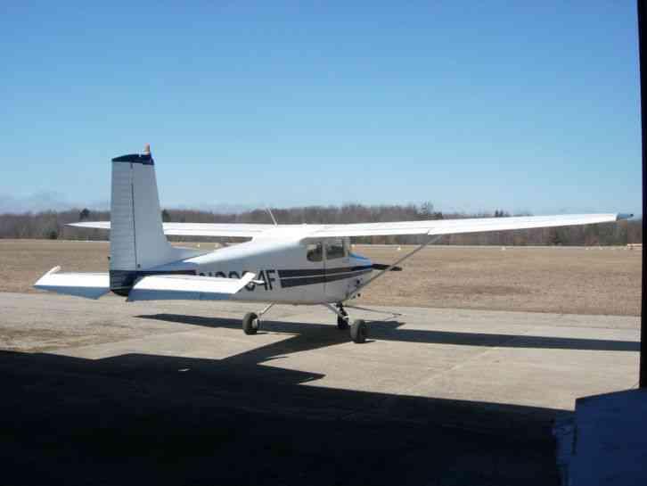  cessna airplane