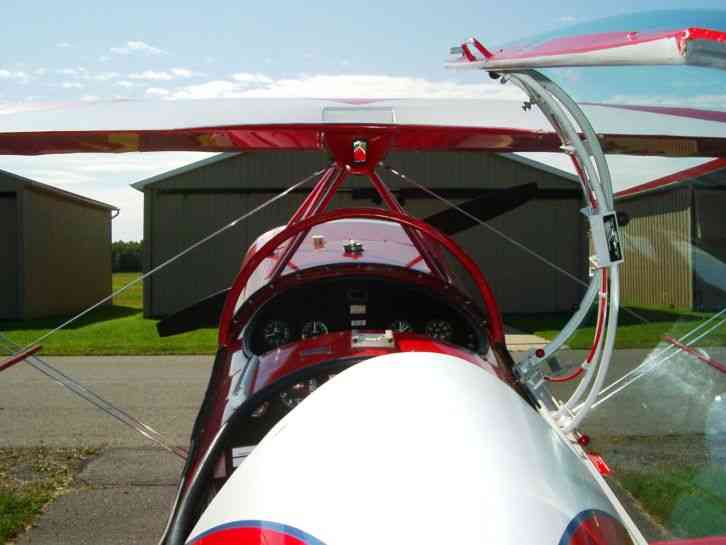  aerobatic airplane