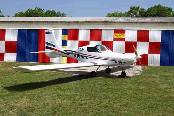 USA version Quasar Lite, a Factory Built 2 seat E LSA : Quasar Lite 2007