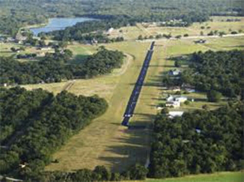 AIRPARK Land- HILLTOP LAKES RESORT, TEXAS - 3,000' Paved runway - Lot for sale